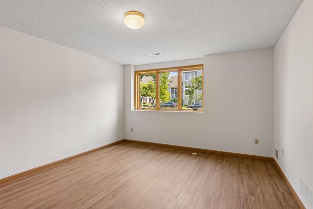 236 6th Street NE, Minneapolis, MN 55413