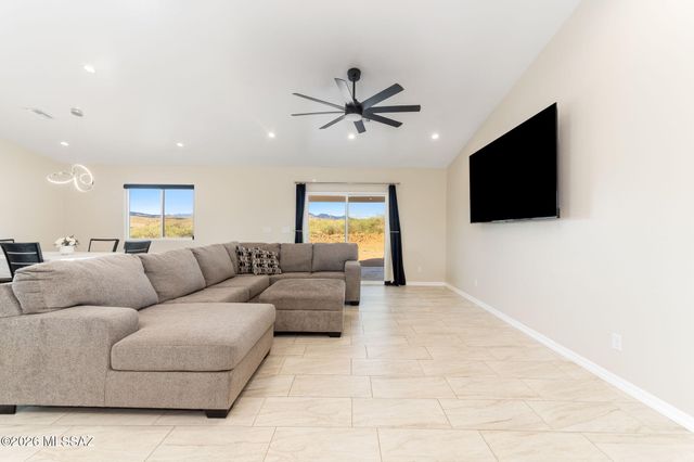 104 Circulo Penjamo, Rio Rico, AZ 85648