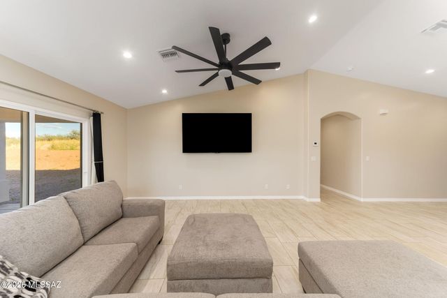 104 Circulo Penjamo, Rio Rico, AZ 85648