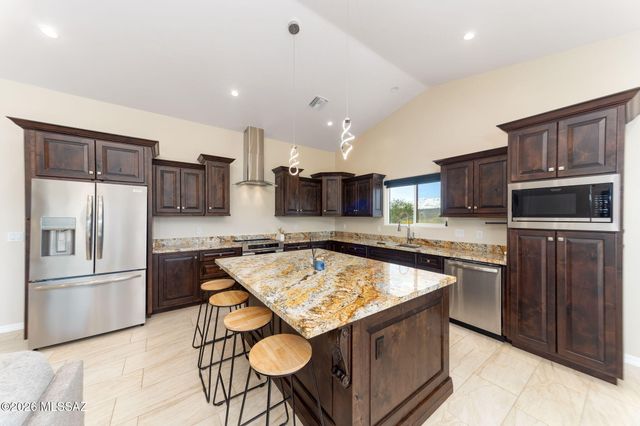 104 Circulo Penjamo, Rio Rico, AZ 85648