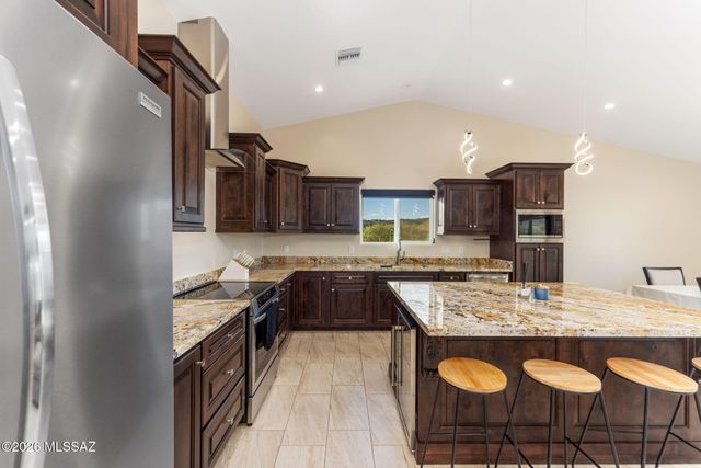 104 Circulo Penjamo, Rio Rico, AZ 85648