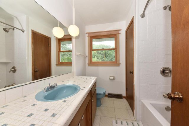 2751 N 118th STREET, Wauwatosa, WI 53222