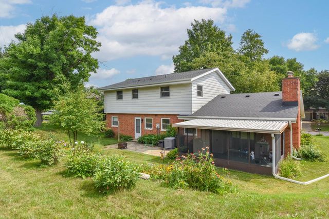 2751 N 118th STREET, Wauwatosa, WI 53222