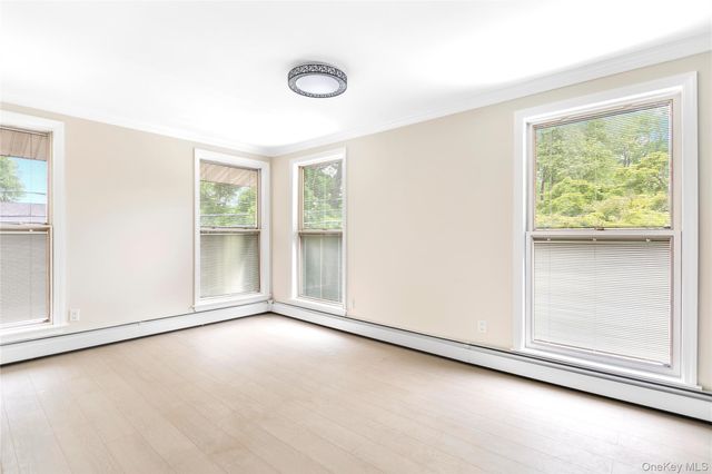 25 Adrienne Lane, Hauppauge, NY 11788