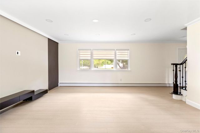 25 Adrienne Lane, Hauppauge, NY 11788
