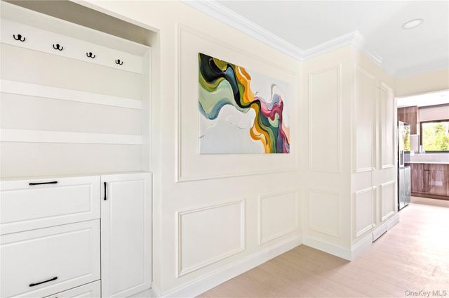 25 Adrienne Lane, Hauppauge, NY 11788
