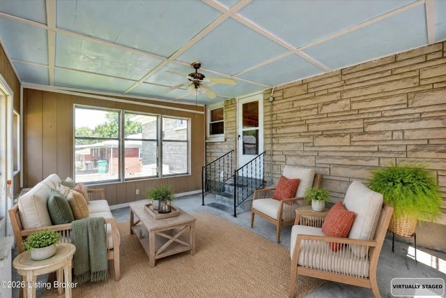 5210 Woodhill Ln, Louisville, KY 40219