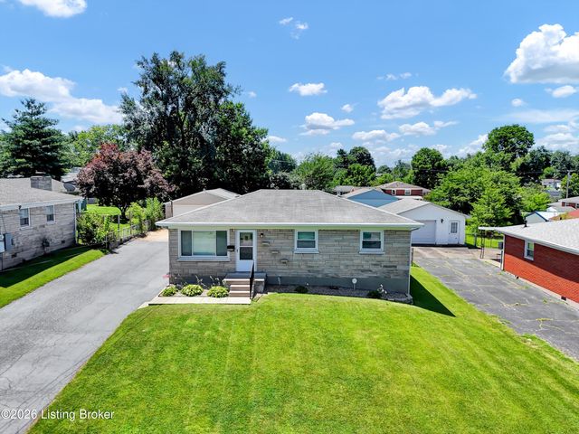 5210 Woodhill Ln, Louisville, KY 40219