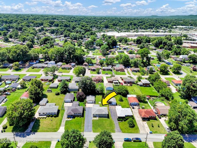 5210 Woodhill Ln, Louisville, KY 40219