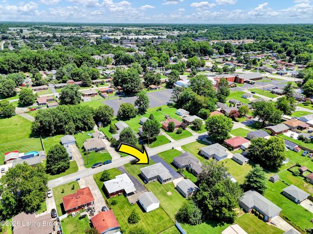 5210 Woodhill Ln, Louisville, KY 40219