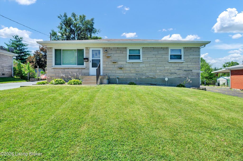 5210 Woodhill Ln, Louisville, KY 40219