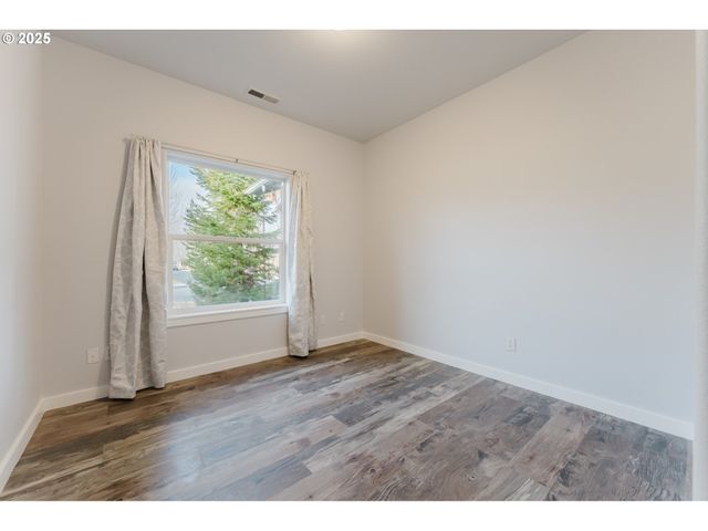 61142 BROOKHOLLOW Dr, Bend, OR 97702