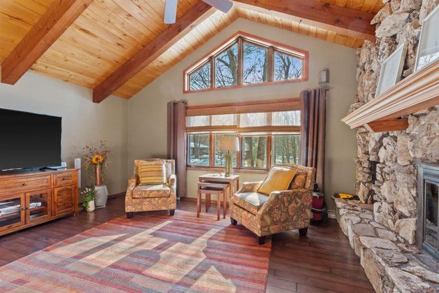 5570 APPLEWOOD COURT, Stevens Point, WI 54482