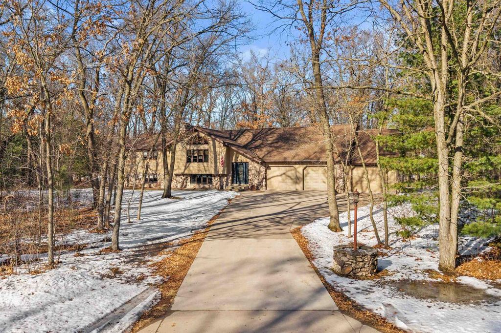5570 APPLEWOOD COURT, Stevens Point, WI 54482
