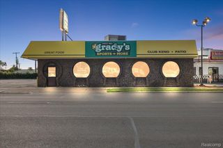 25280 Gratiot Avenue, Roseville, MI 48066