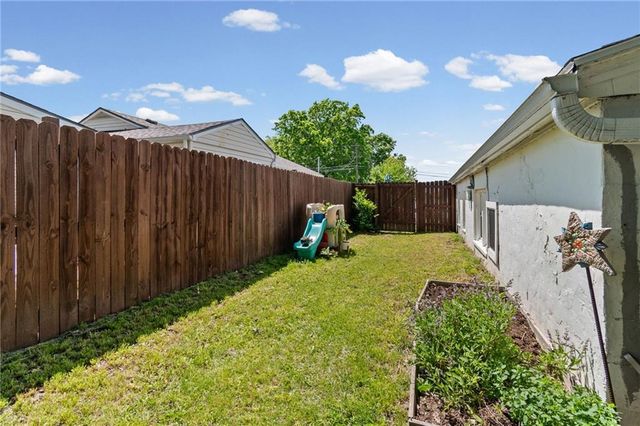 6203 N Main Street, Gladstone, MO 64118