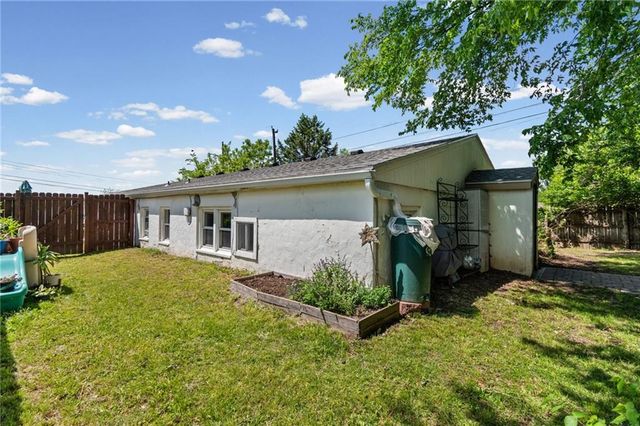 6203 N Main Street, Gladstone, MO 64118