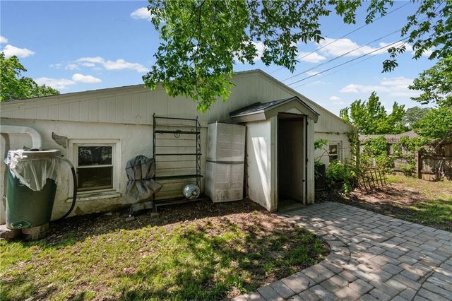 6203 N Main Street, Gladstone, MO 64118