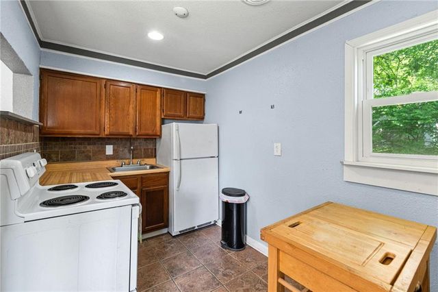 6203 N Main Street, Gladstone, MO 64118