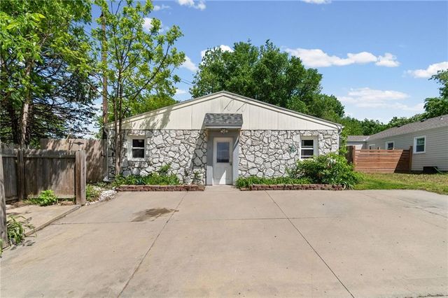 6203 N Main Street, Gladstone, MO 64118