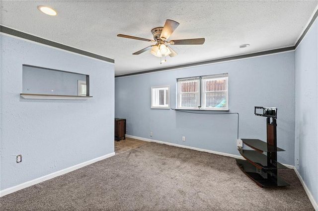 6203 N Main Street, Gladstone, MO 64118