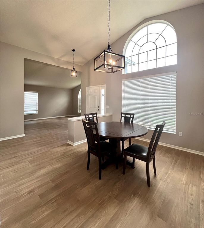 Image 2 of property listing at 18564 KINGBIRD DRIVE, Lutz, FL 33558