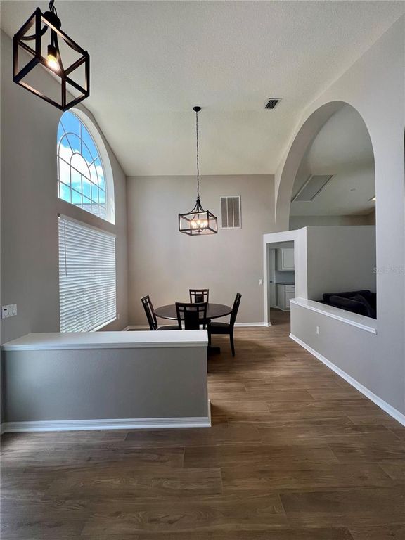 Image 4 of property listing at 18564 KINGBIRD DRIVE, Lutz, FL 33558