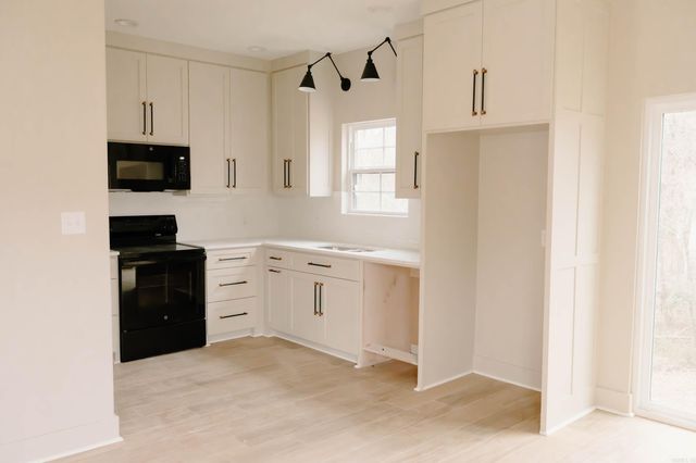 5701 John Hancock Dr, Benton, AR 72019