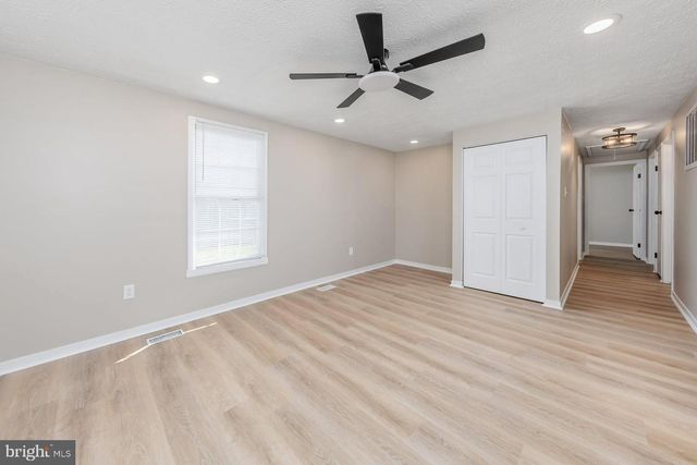 97 N QUEEN, West Deptford, NJ 08086