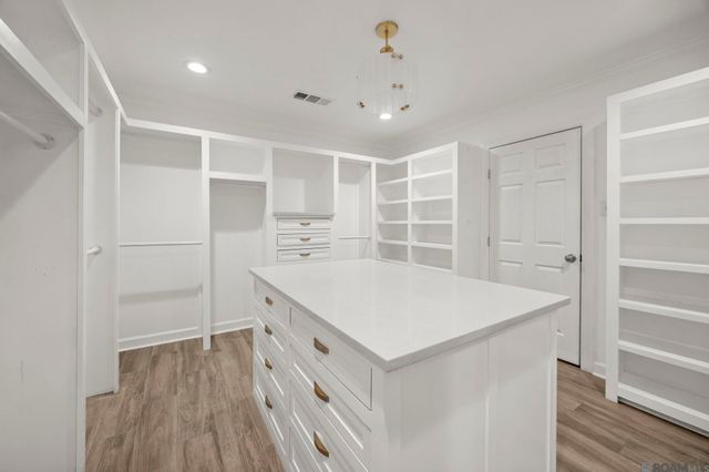 4242 Pine Park Dr, Baton Rouge, LA 70809