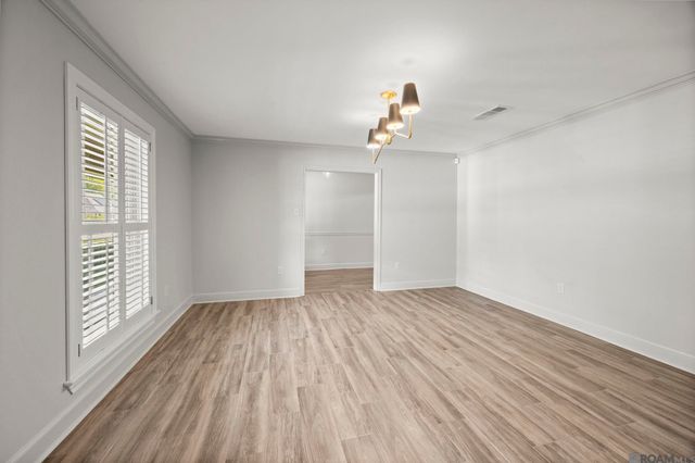 4242 Pine Park Dr, Baton Rouge, LA 70809