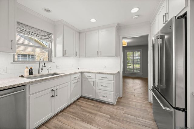 4242 Pine Park Dr, Baton Rouge, LA 70809