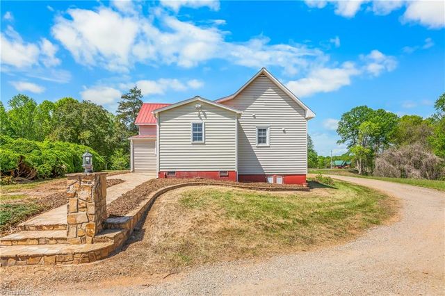 1721 Garner Road, Yadkinville, NC 27055