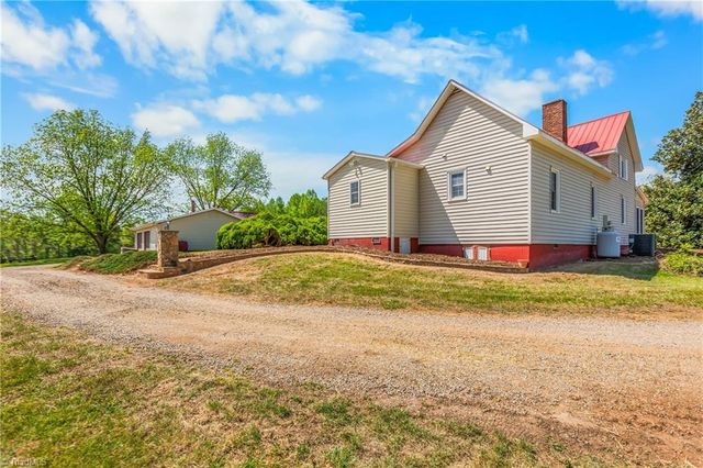 1721 Garner Road, Yadkinville, NC 27055
