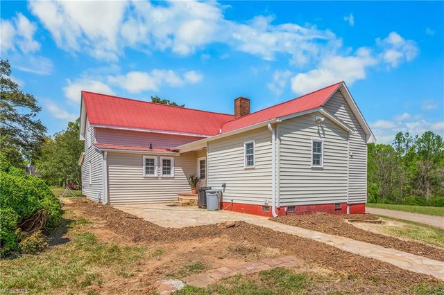 1721 Garner Road, Yadkinville, NC 27055
