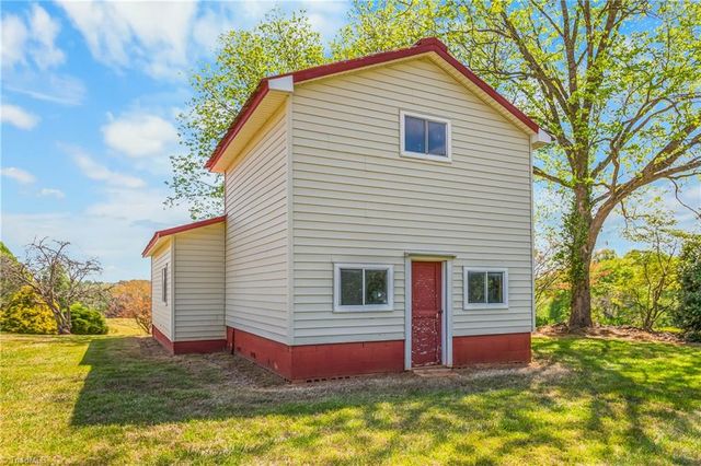 1721 Garner Road, Yadkinville, NC 27055