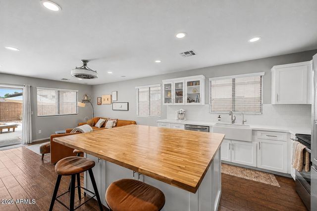 15465 W SHANGRI LA Road, Surprise, AZ 85379
