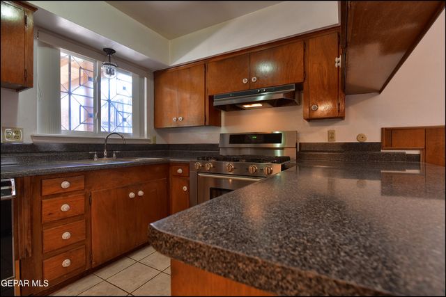 101 Fountain Road, El Paso, TX 79912