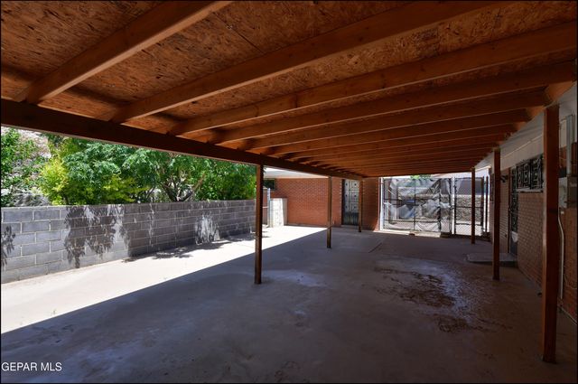 101 Fountain Road, El Paso, TX 79912