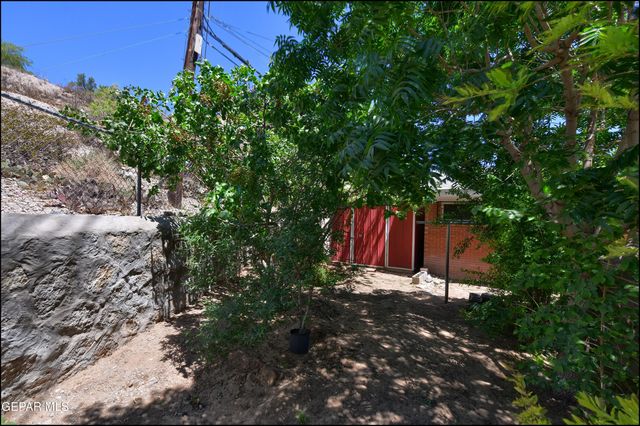 101 Fountain Road, El Paso, TX 79912