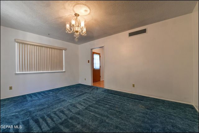 101 Fountain Road, El Paso, TX 79912