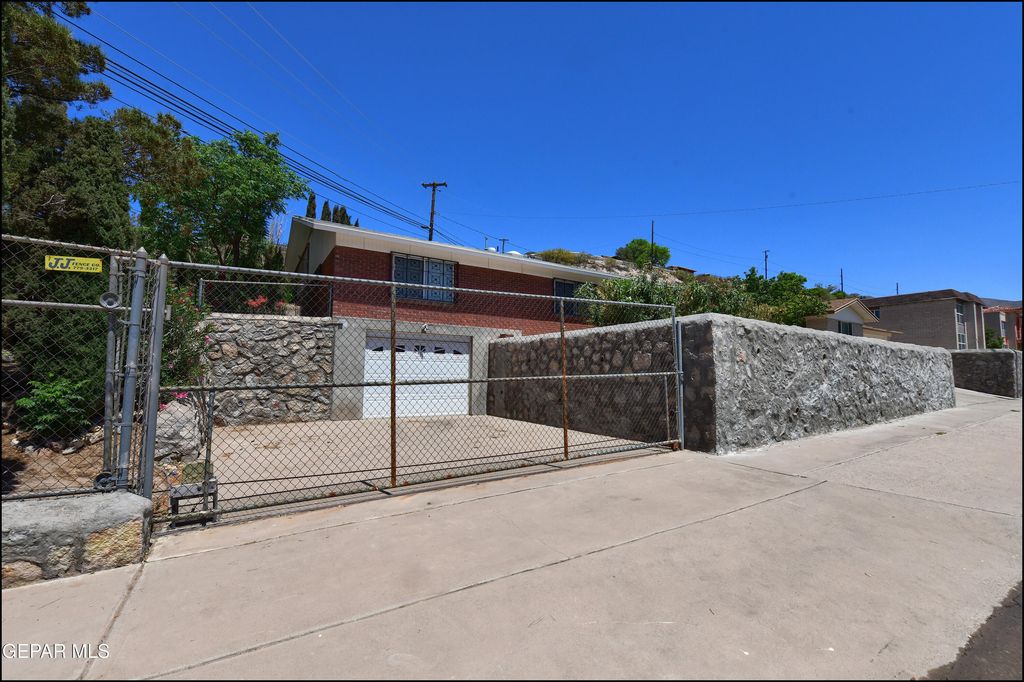 101 Fountain Road, El Paso, TX 79912