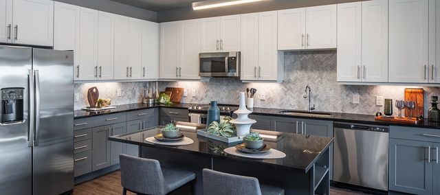 880 Lake Carolyn Parkway 265, Irving, TX 75039