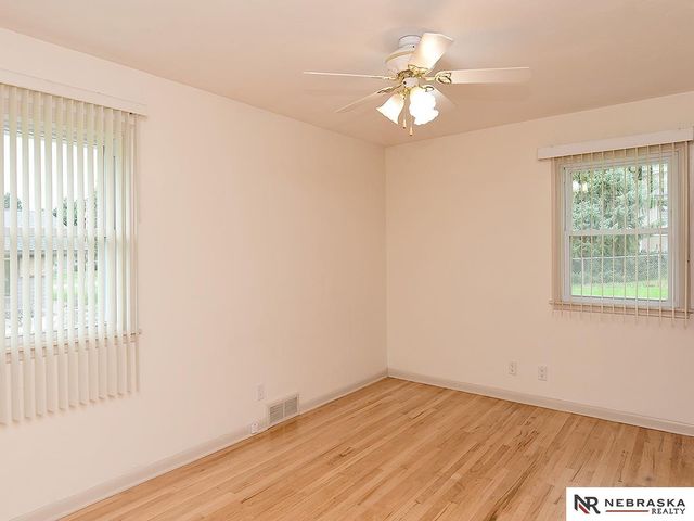 9820 Poppleton Avenue, Omaha, NE 68124