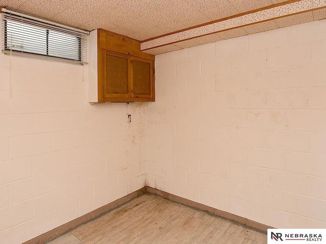 9820 Poppleton Avenue, Omaha, NE 68124