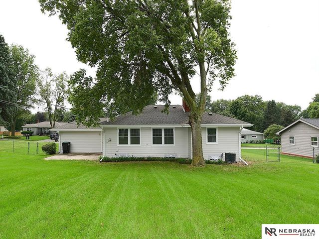 9820 Poppleton Avenue, Omaha, NE 68124
