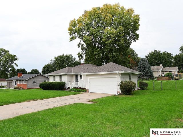 9820 Poppleton Avenue, Omaha, NE 68124