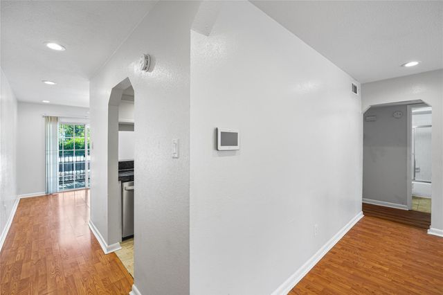 12633 Memorial Drive 118, Houston, TX 77024