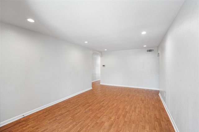 12633 Memorial Drive 118, Houston, TX 77024
