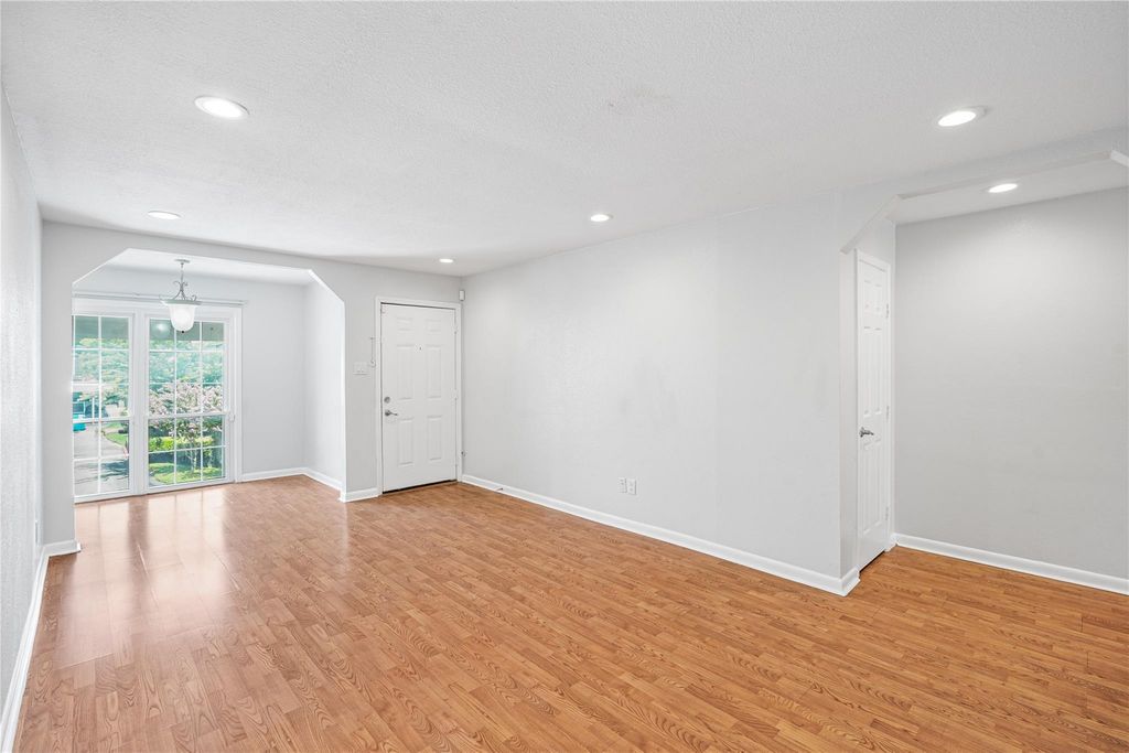 12633 Memorial Drive 118, Houston, TX 77024